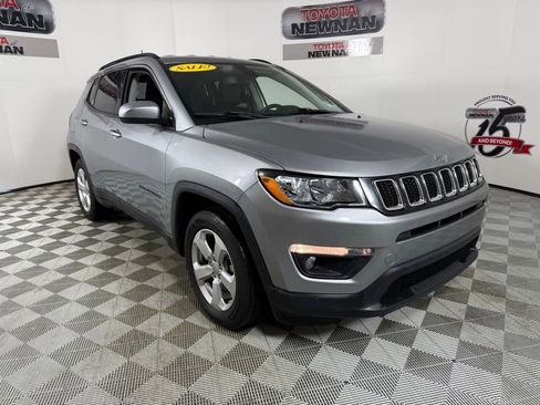 Used 2021 Jeep Compass Latitude FWD image 1