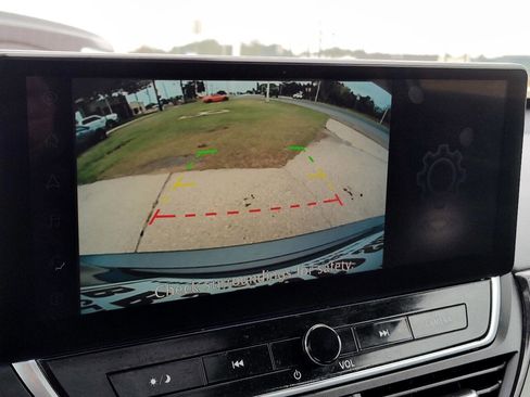 Used 2024 Nissan Altima 2.5 SR w/ SR Premium Package image 28