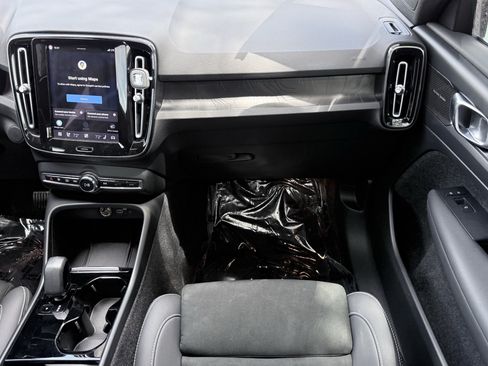 Used 2023 Volvo XC40 Recharge Ultimate AWD/4WD image 50