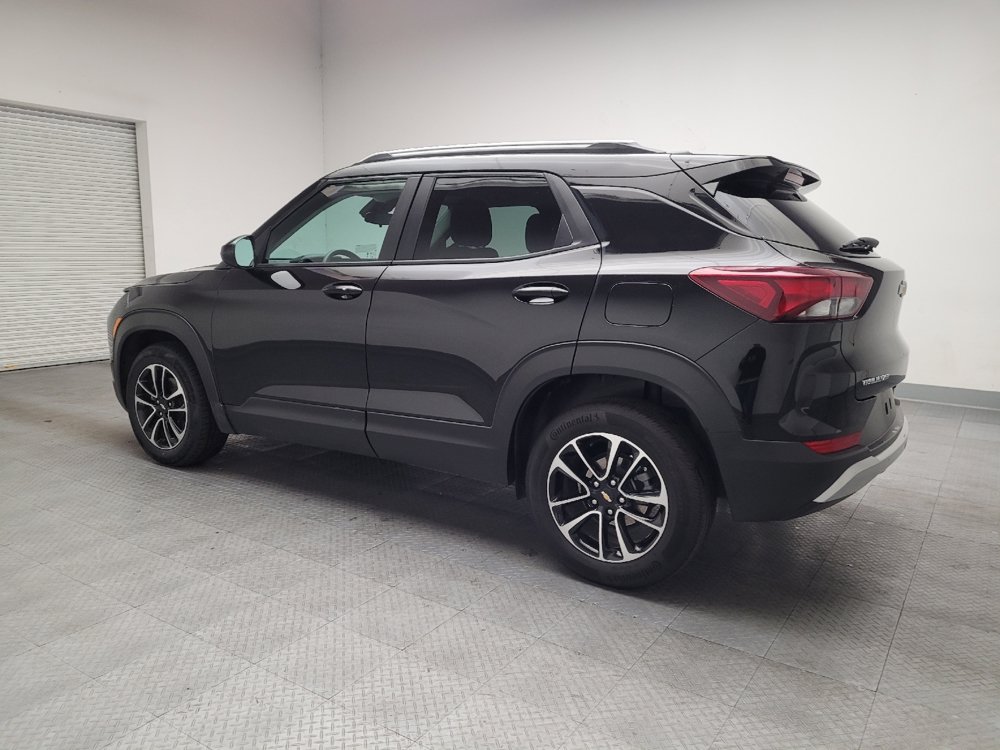 Used 2025 Chevrolet TrailBlazer LT FWD image 3