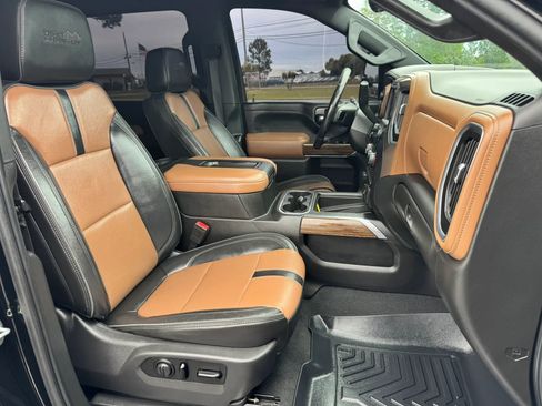 Used 2020 Chevrolet Silverado 3500 High Country image 29