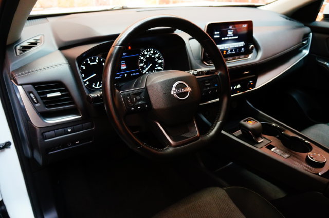 Certified 2025 Nissan Rogue SV AWD/4WD image 12