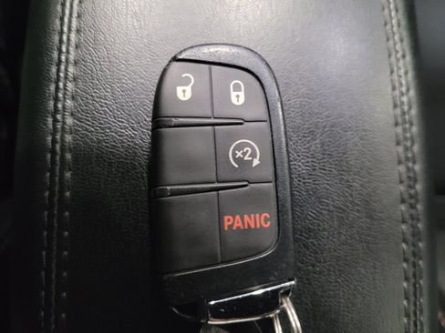 Used 2023 Jeep Compass Latitude AWD/4WD image 32