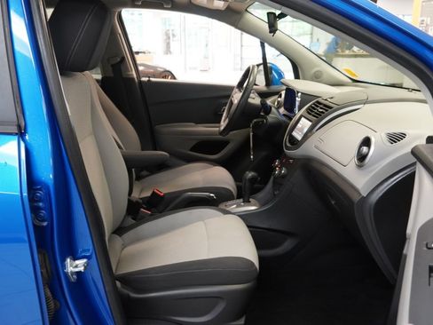 Used 2016 Chevrolet Trax LS FWD image 25