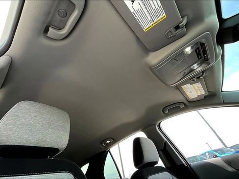 Used 2022 Chevrolet Equinox LS w/ LS Convenience Package image 23