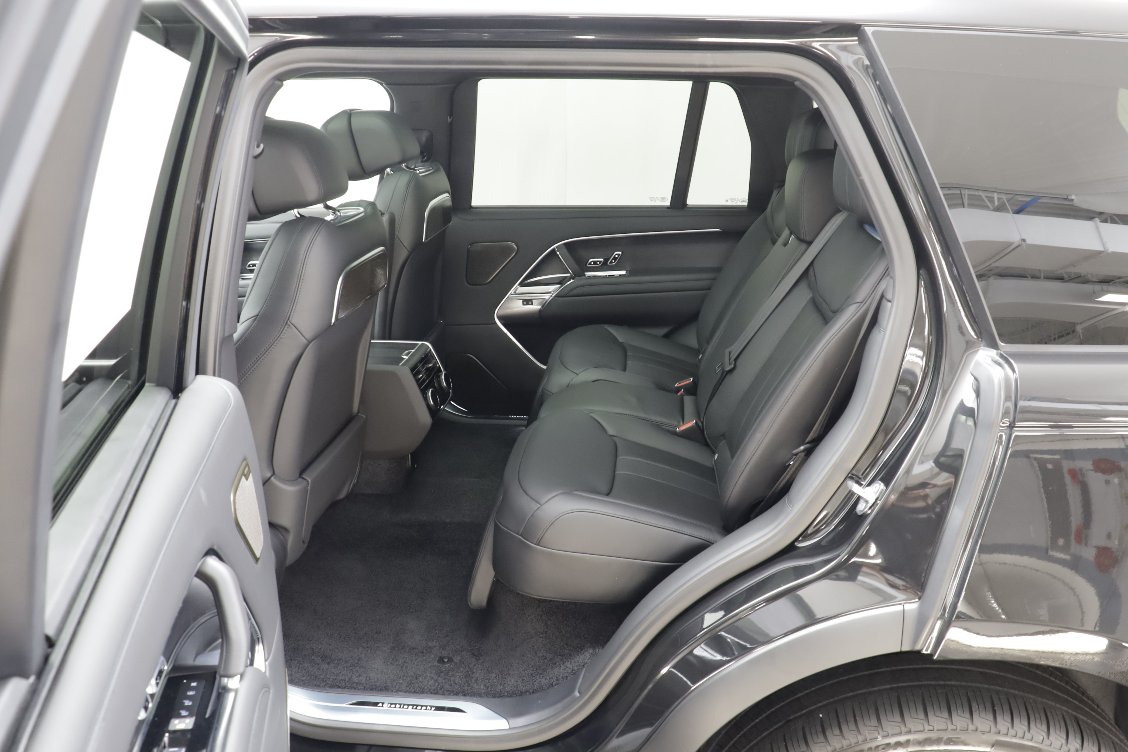 New 2027 Land Rover Range Rover Long Wheelbase Autobiography AWD/4WD image 20
