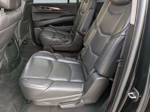 Used 2017 Cadillac Escalade ESV Luxury AWD/4WD image 27