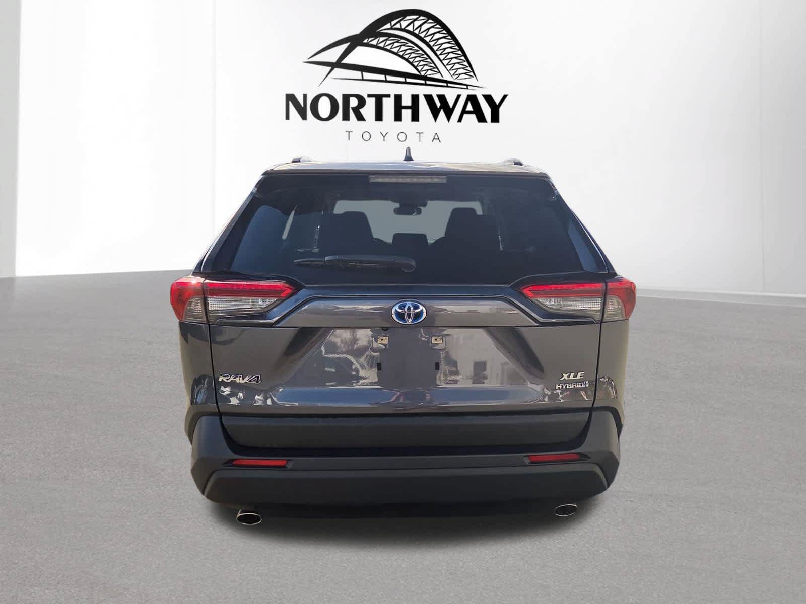 Used 2023 Toyota RAV4 XLE w/ XLE Grade Weather Package AWD/4WD image 4