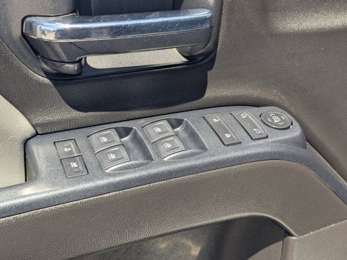 Used 2018 Chevrolet Silverado 1500 Custom w/ Custom Value Package AWD/4WD image 21