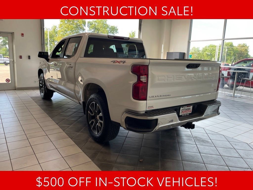 Used 2024 Chevrolet Silverado 1500 LT AWD/4WD image 7