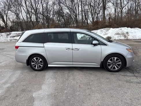 Used 2014 Honda Odyssey Touring image 3