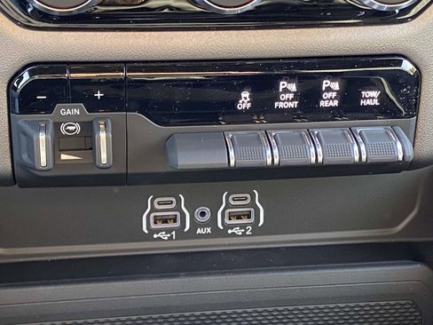 New 2026 RAM 1500 Big Horn w/ Night Edition image 28