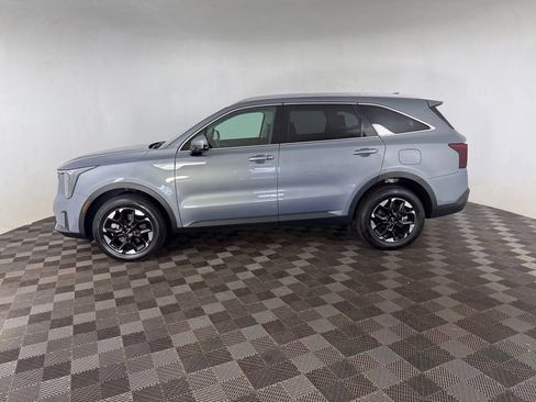 Used 2025 Kia Sorento S AWD/4WD image 4