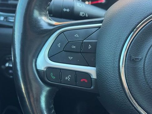 Used 2020 Jeep Compass Latitude image 31