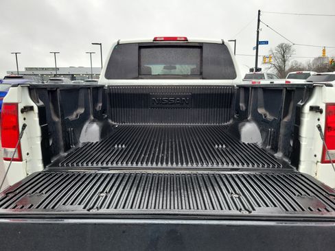 Used 2013 Nissan Titan SV w/ SV Value Truck Pkg image 9