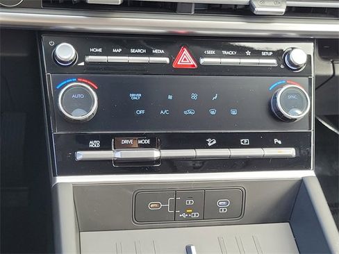 New 2026 Hyundai Santa Fe SE image 11