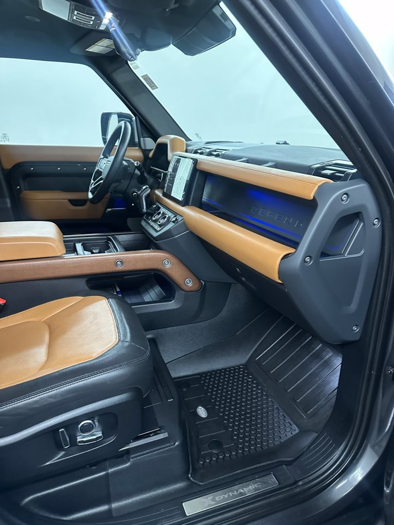 Used 2024 Land Rover Defender 130 X-Dynamic SE AWD/4WD image 40