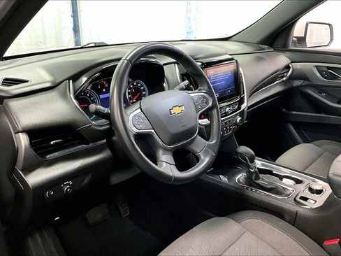 Used 2023 Chevrolet Traverse LT image 12