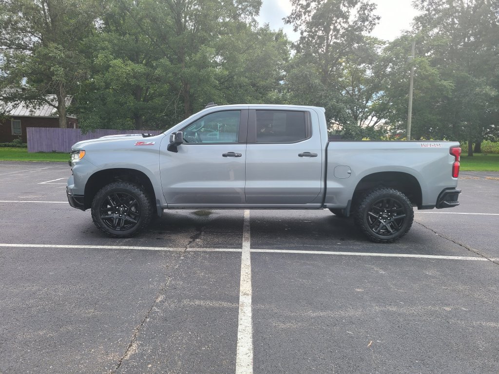 Used 2024 Chevrolet Silverado 1500 LT Trail Boss w/ Convenience Package II AWD/4WD image 5