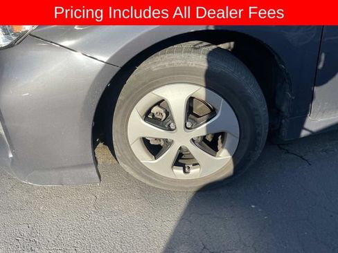Used 2014 Toyota Prius Two FWD image 2