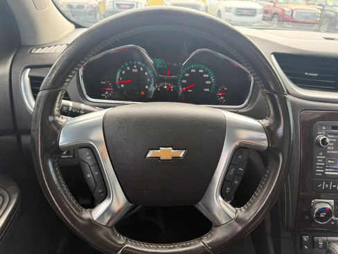 Used 2016 Chevrolet Traverse LT image 18