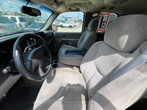 Used 2004 Chevrolet Tahoe LS RWD image 10