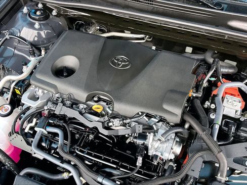 Used 2025 Toyota Camry SE image 30