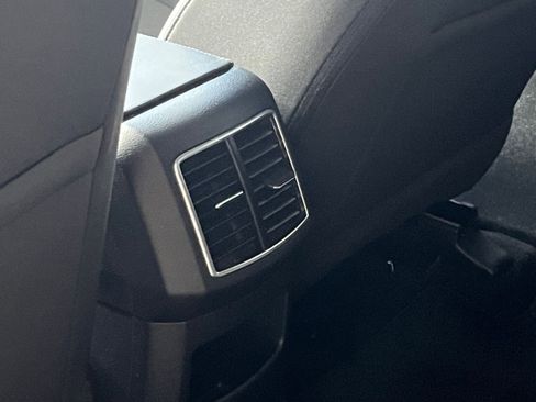 Used 2025 Kia Sportage LX image 24