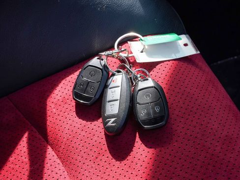 Used 2017 Nissan 370Z NISMO RWD image 36
