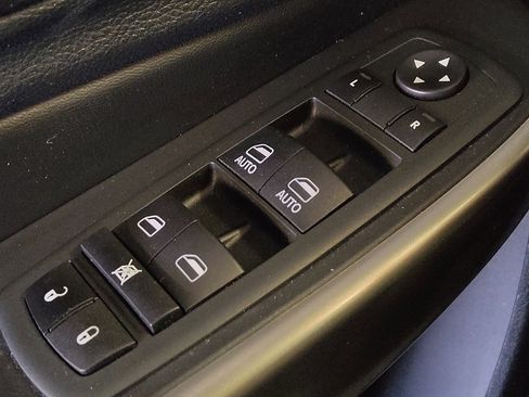 Used 2021 Jeep Cherokee Latitude Lux w/ Sun & Sound Group image 27