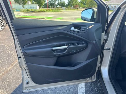 Used 2017 Ford Escape Titanium AWD/4WD image 15