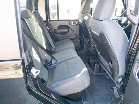 Certified 2024 Jeep Gladiator Rubicon w/ Technology Group image 35