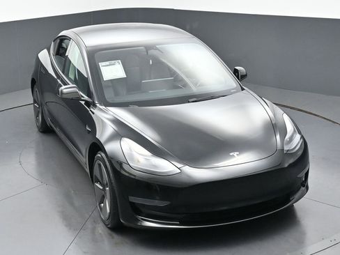 Used 2023 Tesla Model 3 Standard Range RWD image 41