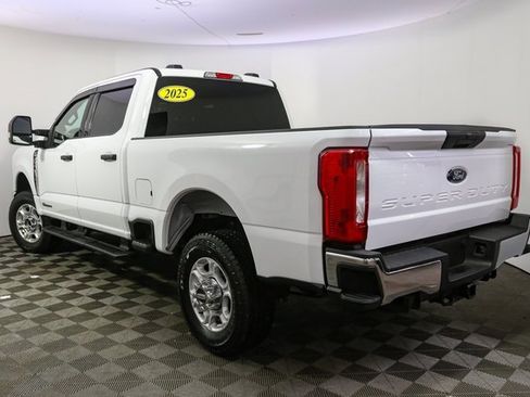 Used 2025 Ford F350 XLT image 9