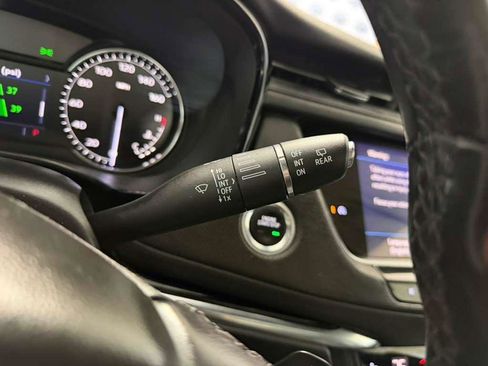 Used 2022 Cadillac XT6 Luxury image 36