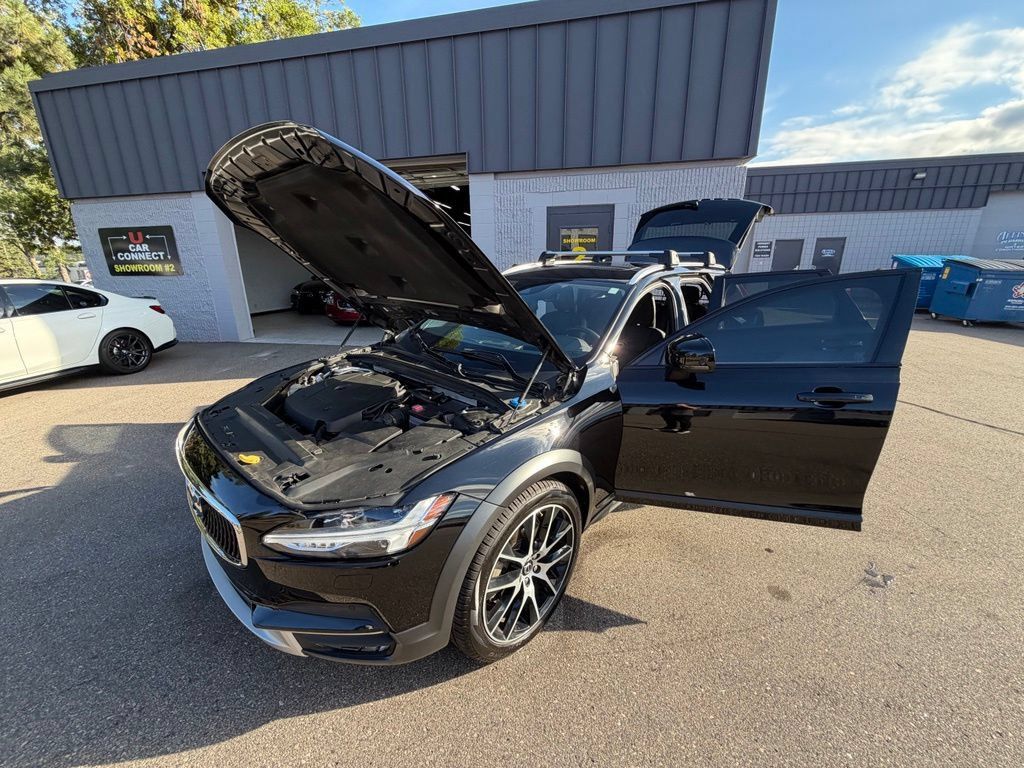 Used 2020 Volvo V90 T6 Cross Country w/ Protection Package Premier AWD/4WD image 38
