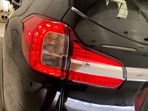 Used 2022 Subaru Ascent Limited image 23