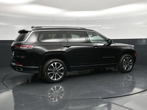 Used 2022 Jeep Grand Cherokee L Overland w/ Luxury Tech Group IV AWD/4WD image 2