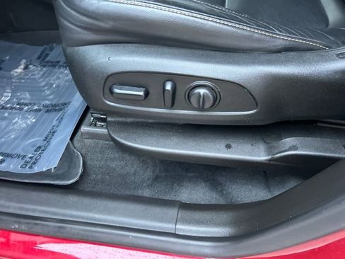 Used 2021 Chevrolet Traverse RS image 34