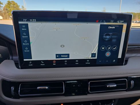 Used 2022 Lincoln Nautilus Reserve image 22