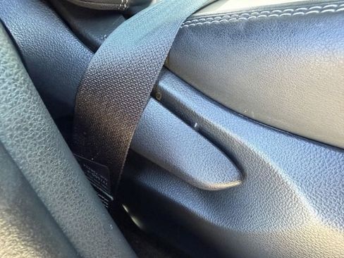 Used 2023 Toyota RAV4 XLE Premium image 29