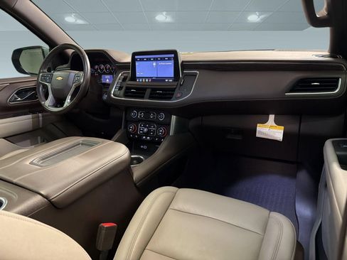 Used 2021 Chevrolet Tahoe LT w/ LT Signature Package RWD image 28