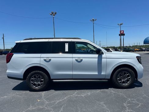 Certified 2025 Ford Expedition Active RWD image 8