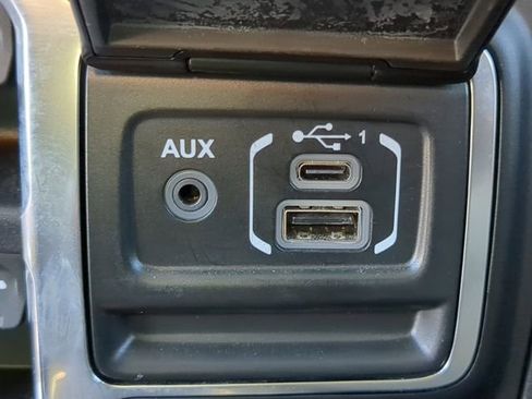 Used 2020 Jeep Wrangler Unlimited Sahara AWD/4WD image 27