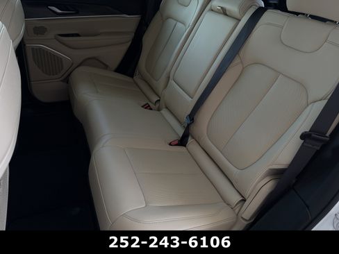 Used 2022 Jeep Grand Cherokee Limited 4xe w/ Luxury Tech Group II AWD/4WD image 35
