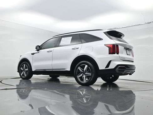 Used 2023 Kia Sorento EX w/ Panoramic Sunroof Package FWD image 22