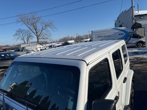 Used 2020 Jeep Wrangler Unlimited Sahara image 49