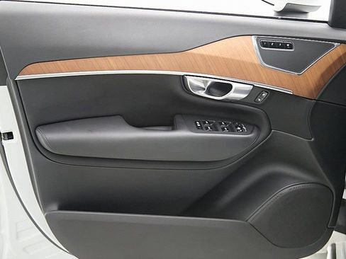 Certified 2023 Volvo XC90 B6 Core w/ Protection Package Premier AWD/4WD image 10