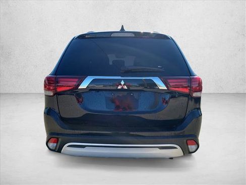 Used 2020 Mitsubishi Outlander SE image 6