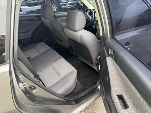 Used 2006 Toyota Matrix image 11